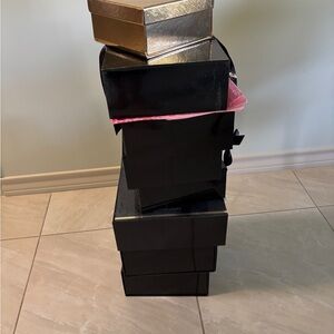 Estée Lauder gift boxes